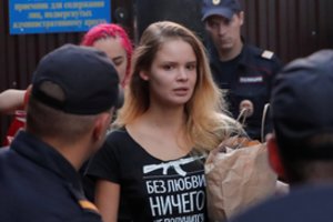 Maskvoje po arešto paleisti „Pussy Riot“ nariai vėl buvo sulaikyti