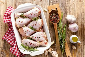 Mitybos specialistė patarė atkreipti dėmesį į vištieną, kurią perkate vaikams