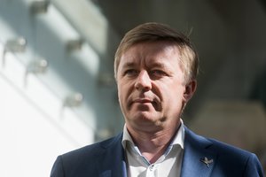R. Karbauskis vėl atsimušinėja kritiką – esą VSD užduoti klausimai nėra su juo derinti