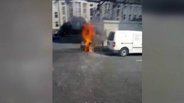 Neapdairus praeivis Kaune padegė konteinerį, gaisras vos nevirto tragedija