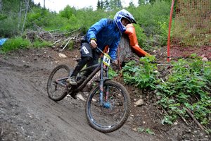 Penkiolikmetis Rokas Sviderskis sieks pergalės dviračių „downhill“ varžybose Austrijoje