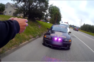 Šiauliuose su švyturėliais įkliuvęs BMW vairuotojas pateikė juokingą pasiaiškinimą