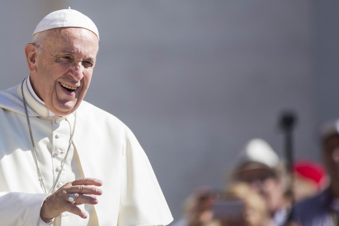  Neeilinis susidomėjimas Popiežiaus vizitu – per valandą dingo dešimtys tūkstančių bilietų.<br> Scanpix.com nuotr. 