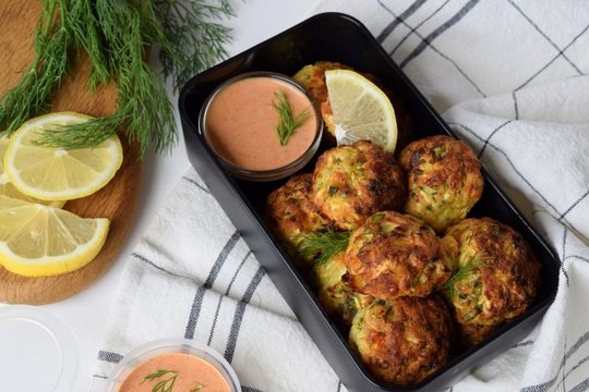 Pietūs dėžutėje: minkšti, purūs ir švelnūs cukinijų kepsneliai 