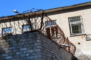 Kalėjimų departamente – tyrimas dėl smurto Pravieniškėse neužkardžiusių pareigūnų