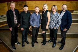 Išgirskite: 40 metų gyvuojanti „Studija" atgaivino legendinę dainą „Vaikystė"