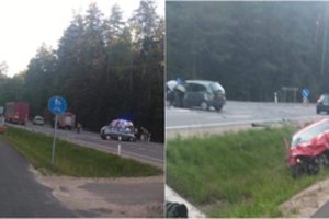 Po galingo smūgio netoli Kazlų Rūdos sumaitoti automobiliai, sužaloti du žmonės