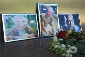 Tris rusų žurnalistus nužudė gauja CAR