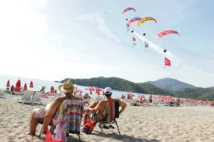 Rusams pakirpo sparnus: sezono įkarštyje kelionių agentūros krenta kaip musės 