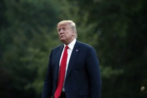 Baltieji rūmai: D. Trumpo raginimas užbaigti tyrimą dėl Rusijos „nėra įsakymas“