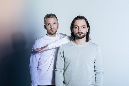 Šįvakar Vilniuje – ilgai lauktas islandų elektronikos duetas „Kiasmos“