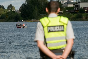 Šiaulių pareigūnai ieško liudininkų: ežere nuskendo moteris