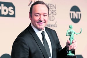 Lytinio priekabiavimo skandalas Keviną Spacey aptalžė, bet nenugramzdino