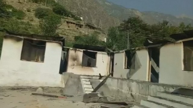 Pakistane sudeginta 12 mokyklų, manoma, kad tai džihadistų darbas