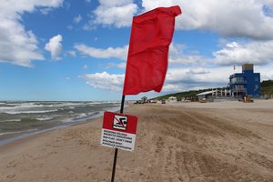 Sustiprėjęs vakaris pajūryje ėmė šienauti žmonių gyvybes