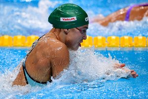 R. Meilutytė prieš J. Jefimovą: rusė pagerino lietuvės rekordą, abi plauks finale