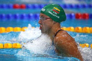 R. Meilutytės startas neįprastame finale: plaukė pagirtinai, bet lyderėms neprilygo