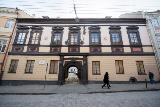 Patekęs į privačias rankas valstybės turtas virsta daugiabučiais ir biurais