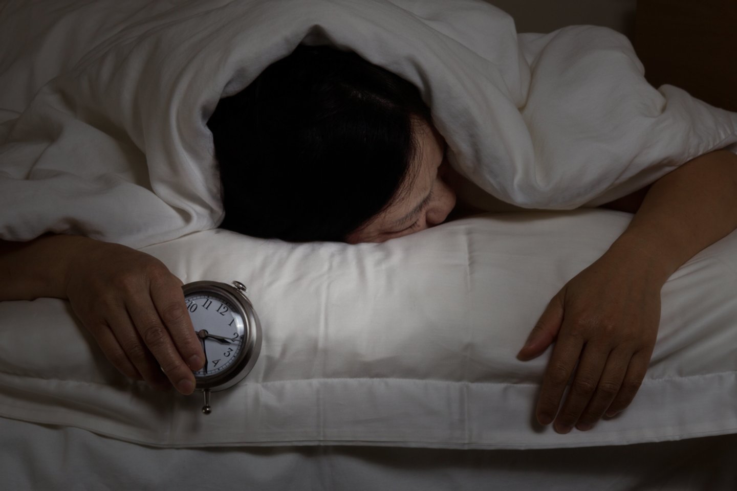  Žmogui reikalingo miego trukmė labai priklauso nuo jo gyvenimo tarpsnio. Tai lemia ir amžius, ir aktyvumo lygis, taip pat bendra sveikatos būklė bei kasdieniai įpročiai.<br>123rf.com nuotr.