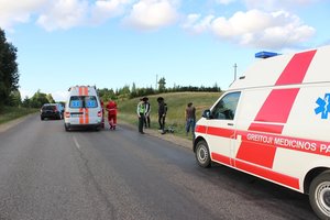 Telšių rajone susidūrė 2 motociklai, vienas vairuotojas sužeistas