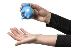 Ekonomistė pažvelgė lietuviams į sielą: kodėl mes nesusitaupome?