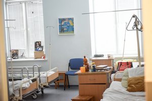 Mitas ir demagogija: į opozicijos nuogąstavimus dėl uždaromų ligoninių atsako premjeras