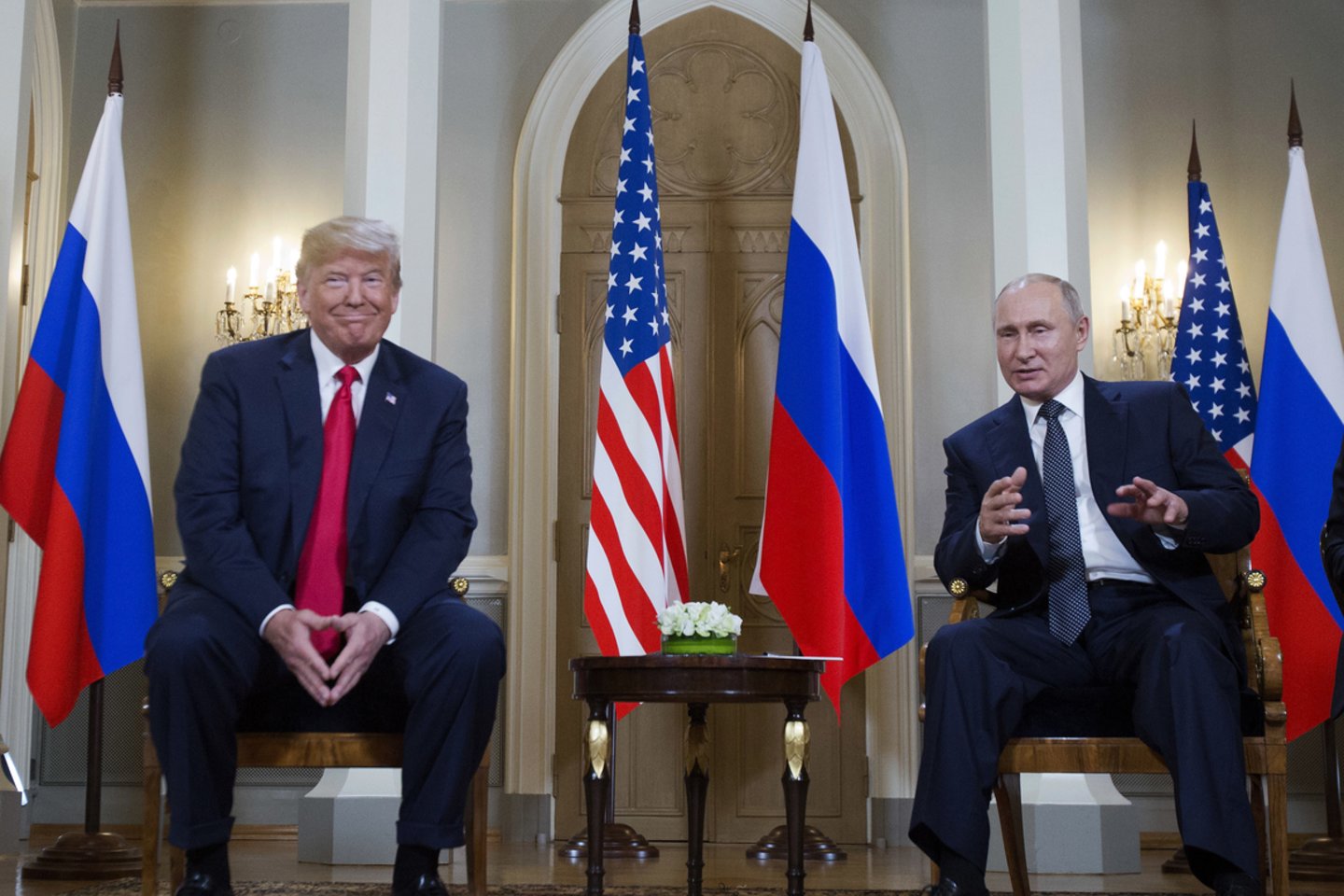 Praėjusį mėnesį įvyko JAV ir Rusijos viršūnių susitikimas. Jame Vladimiras Putinas Donaldui Trumpui pateikė ilgą sąrašą prašymų ir pasiūlymų ginklų kontrolės tema. <br>AP nuotr.