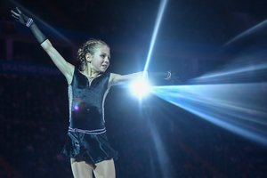 Rusija eina iš proto: keturgubą šuolį atlikusi 14-metė čiuožėja pateko į istoriją