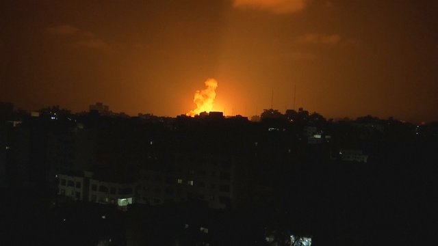 Izraelio ataka civiliams įvarė siaubą – naktis virto mirtinu pragaru