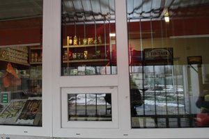 Per kratą Pravieniškių pataisos namuose rasta raugo, alkoholio, telefonų