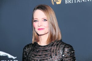 Jodie Foster galvos skausmas – temstantis motinos protas 