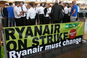 Europos oro uostai paralyžiuoti: streikuoja „Ryanair“ pilotai 