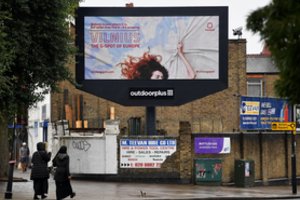 Skandalingoji Vilniaus, kaip „G taško“, reklama jau puošia Londono gatves