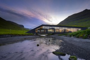 Sunku patikėti, kad tai – nuobodžios biurokratinės įstaigos pastatas