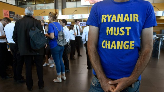 „Ryanair“ pilotų ir įgulų narių streikai sujaukė 15 tūkst. keleivių planus