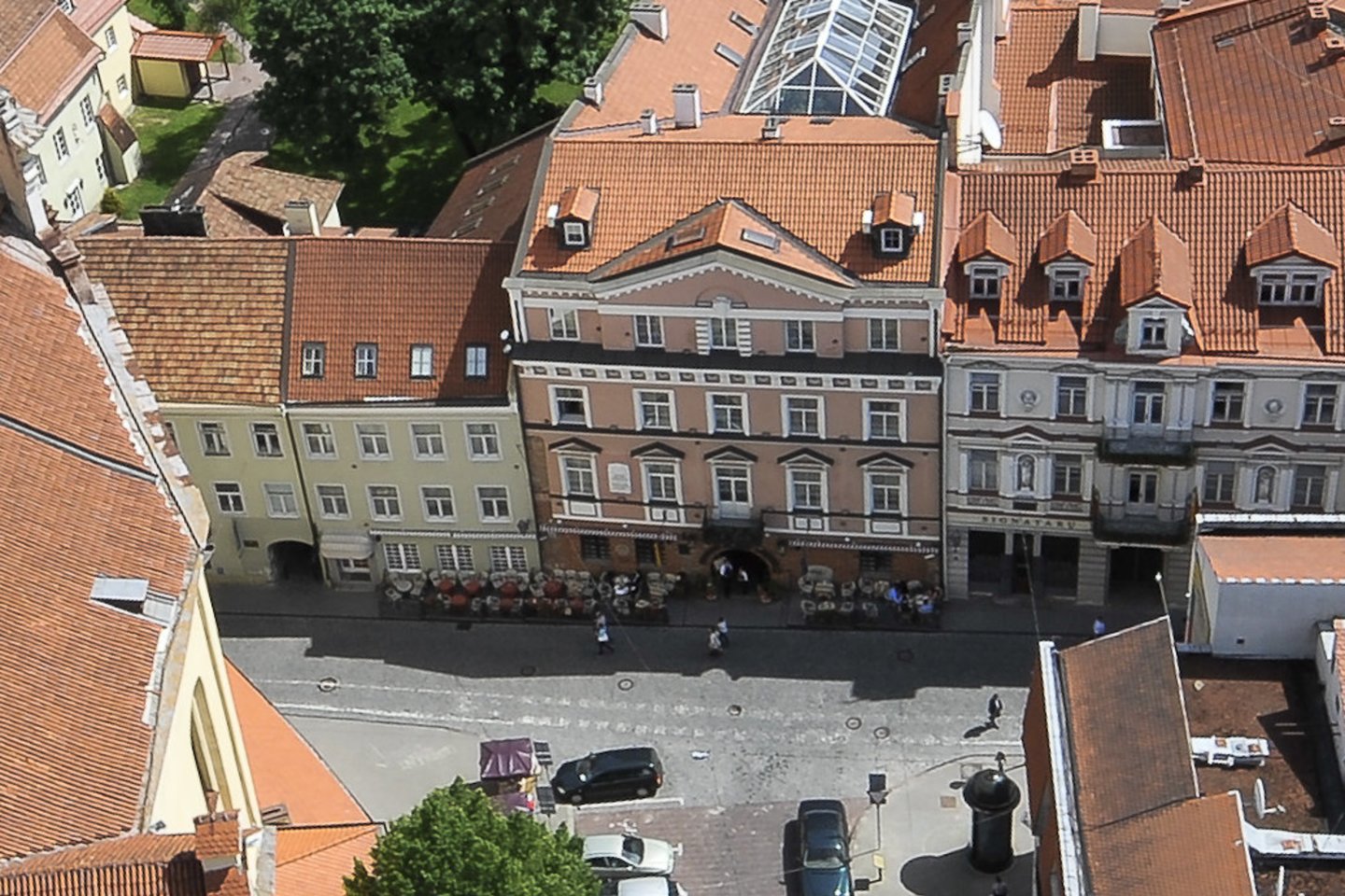 Viešbutis „Narutis“ įsikūręs Vilniaus Senamiestyje, Pilies gatvėje.<br> V.Ščiavinsko nuotr. 