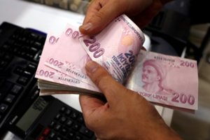 R. T. Erdoganas prašo turkų pagalbos: ragina traukti iš po pagalvių užsienio valiutą