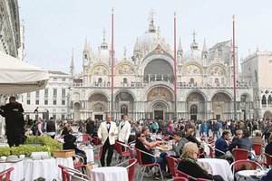 Nuo atvykėlių dūstanti Europa per vėlai suprato turizmo kainą