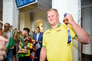 Oro uoste šurmulį sukėlęs A. Gudžius juokėsi: „Tokių scenarijų daugiau nereikia!“