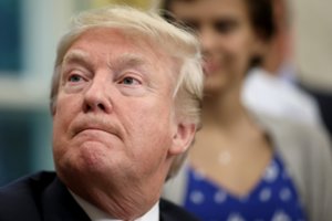 Buvusi Donaldo Trumpo padėjėja jį išvadino rasistu