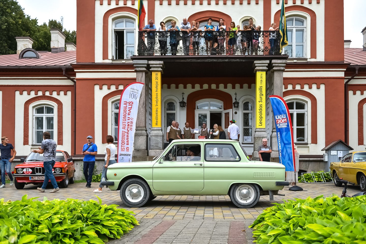  Širvintų, Molėtų ir Anykščių rajonų apylinkėse vyko istorinių automobilių ir motociklų ralis.<br> Vytauto Pilkausko nuotr.