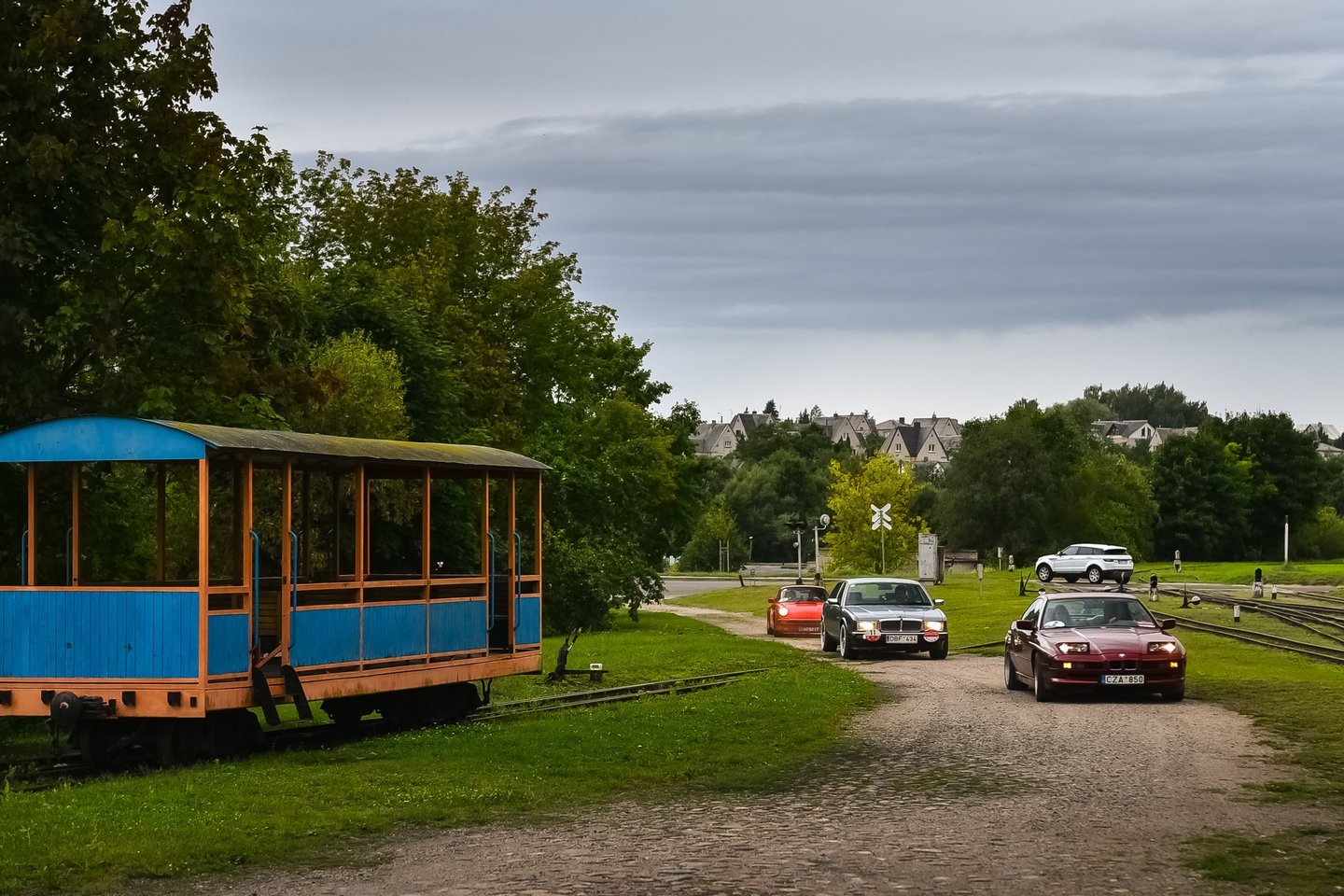  Širvintų, Molėtų ir Anykščių rajonų apylinkėse vyko istorinių automobilių ir motociklų ralis.<br> Vytauto Pilkausko nuotr.