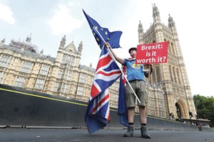 Britai drastiškai pakeitė požiūrį į „Brexit“: ekspertai prakalbo apie grėsmę