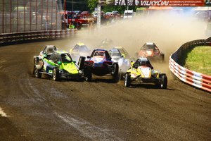 Automobilių kroso lenktynininkams Vilkyčiuose – papildomas paskatinimas