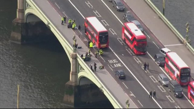 Teroro išpuolis Londone – automobiliu rėžėsi į pėsčiuosius