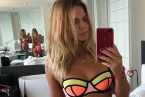 Julija Jefimova po čempionato nutarė pasimėgauti provokuojančiomis nuotraukomis