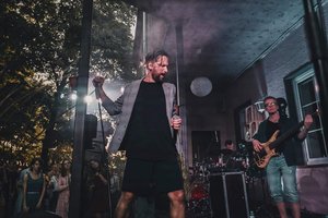 Paaiškėjo, kas apšildys „Rhye“ koncertą Botanikos sode