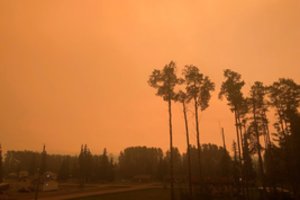 Vakarų Kanadoje dėl gaisrų paskelbta nepaprastoji padėtis