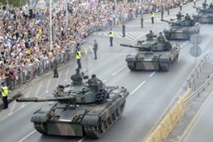 JAV atidedamas karinis paradas, kurį įsakė surengti Donaldas Trumpas