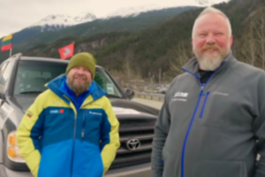 Buvusiame viešnamyje apsistoję M. Starkus ir V. Radzevičius: „Labai keistas jausmas“